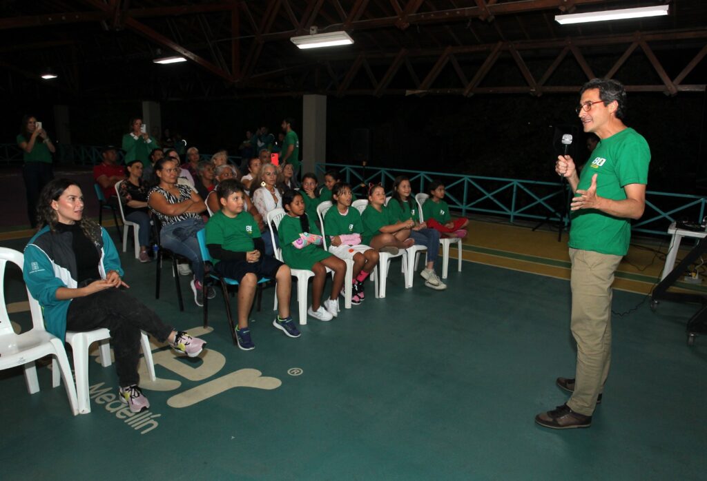 MILO®, INDER y Litro de Luz en es lo mazzz