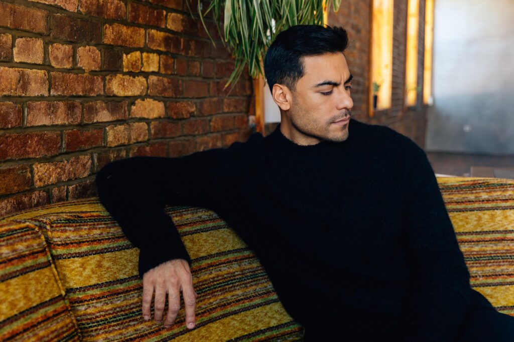 Carlos Rivera y su nueva musica este 2025 en es lo mazzz