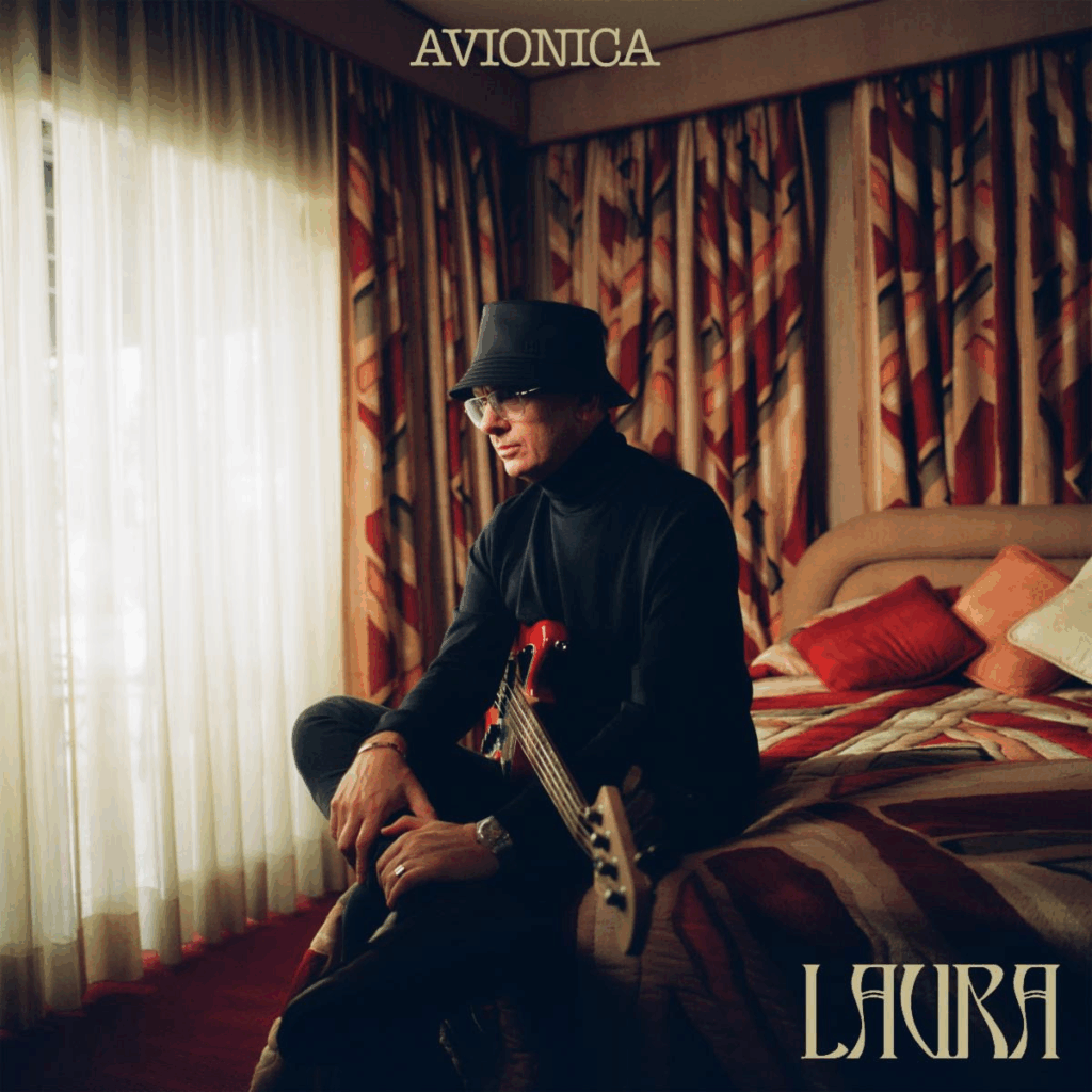 Avionica presenta Laura en es lo mazzz
