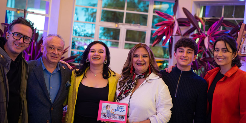 Astrid Andrea Aparicio reinventa su vida con arte este 2025 en es lo mazzz