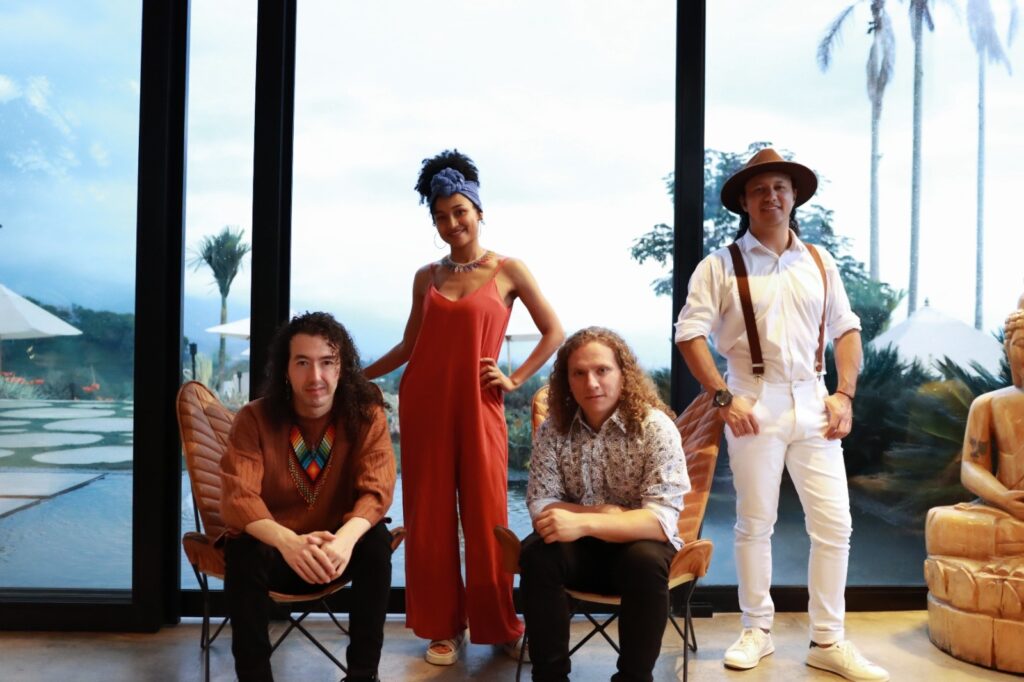 Julián cardona en es lo mazzz