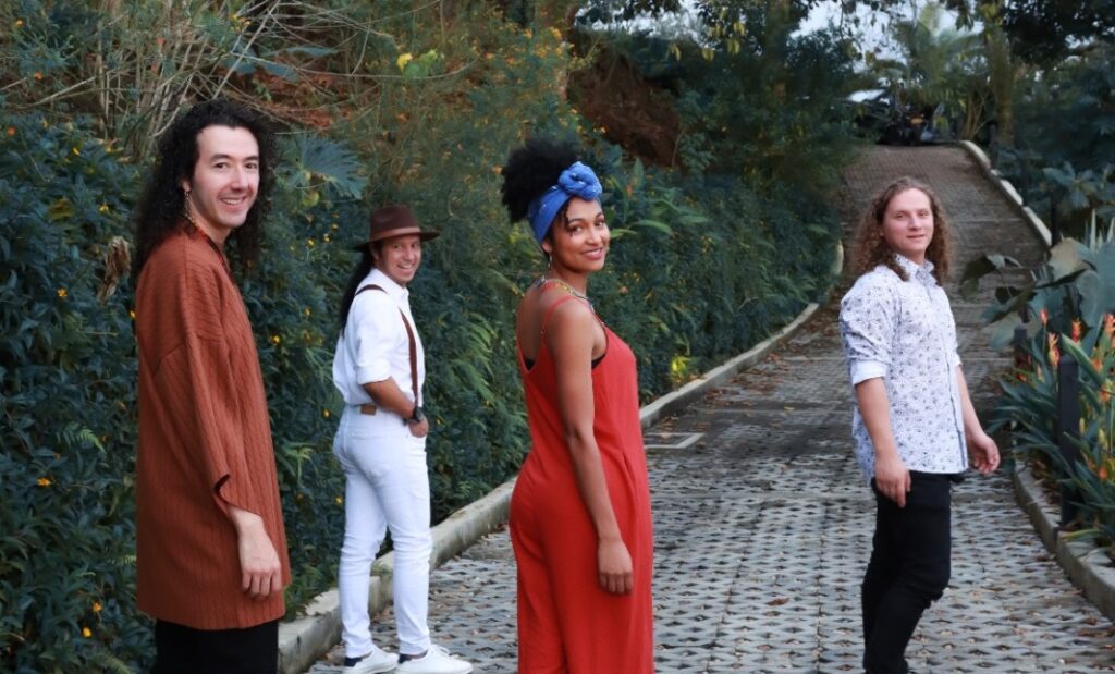 Julián cardona en es lo mazzz