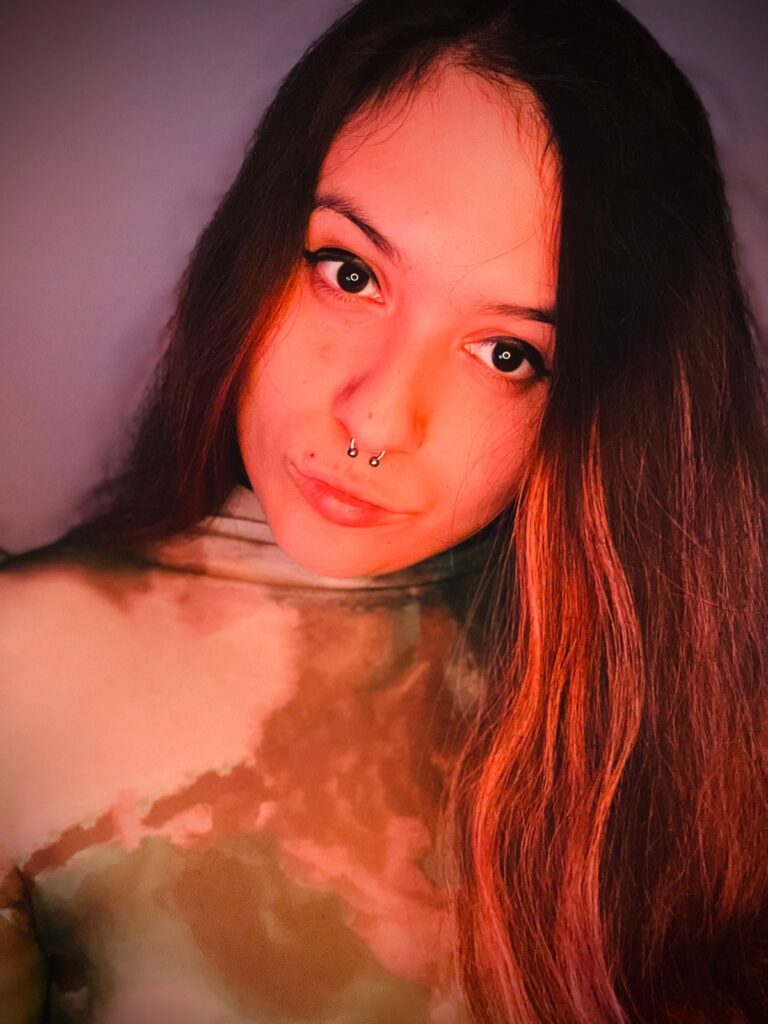 Thalía Mayor presenta I Miss U, su nuevo sencillo pop punk con alma indie y estética de los 2000.