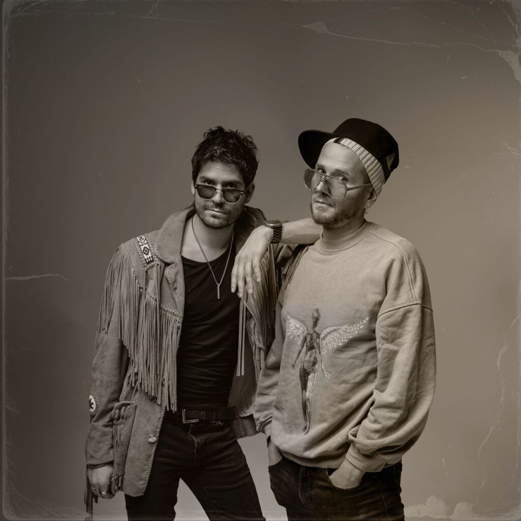 sin ánimo de lucro en es lo Mazzz