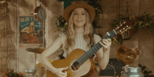 Katie James en es lo mazzz