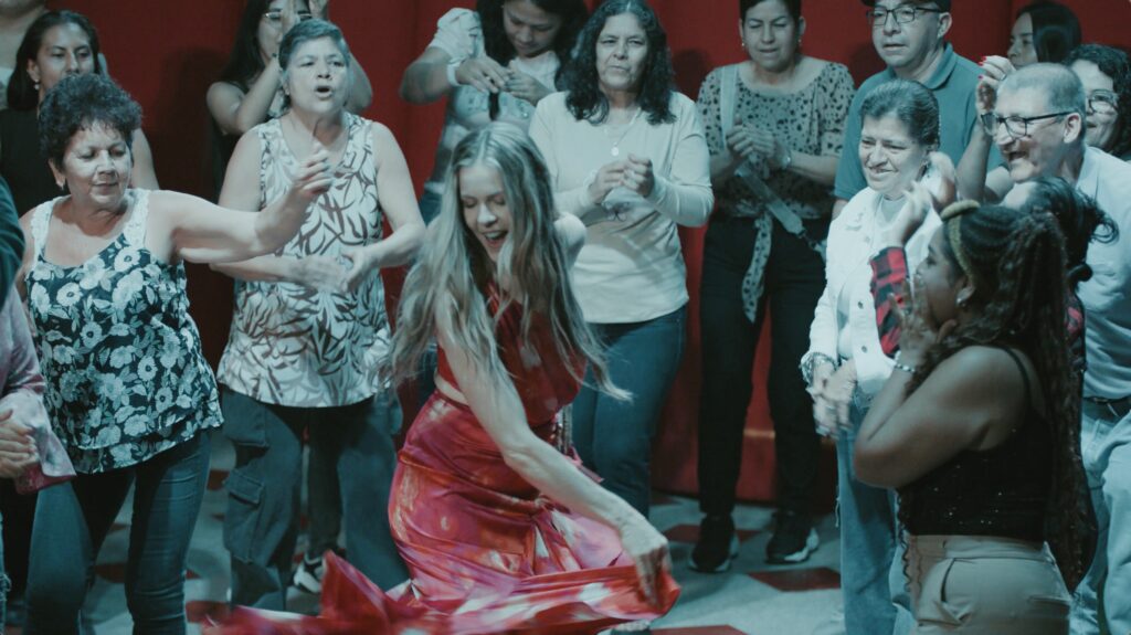 Katie James en es lo mazzz