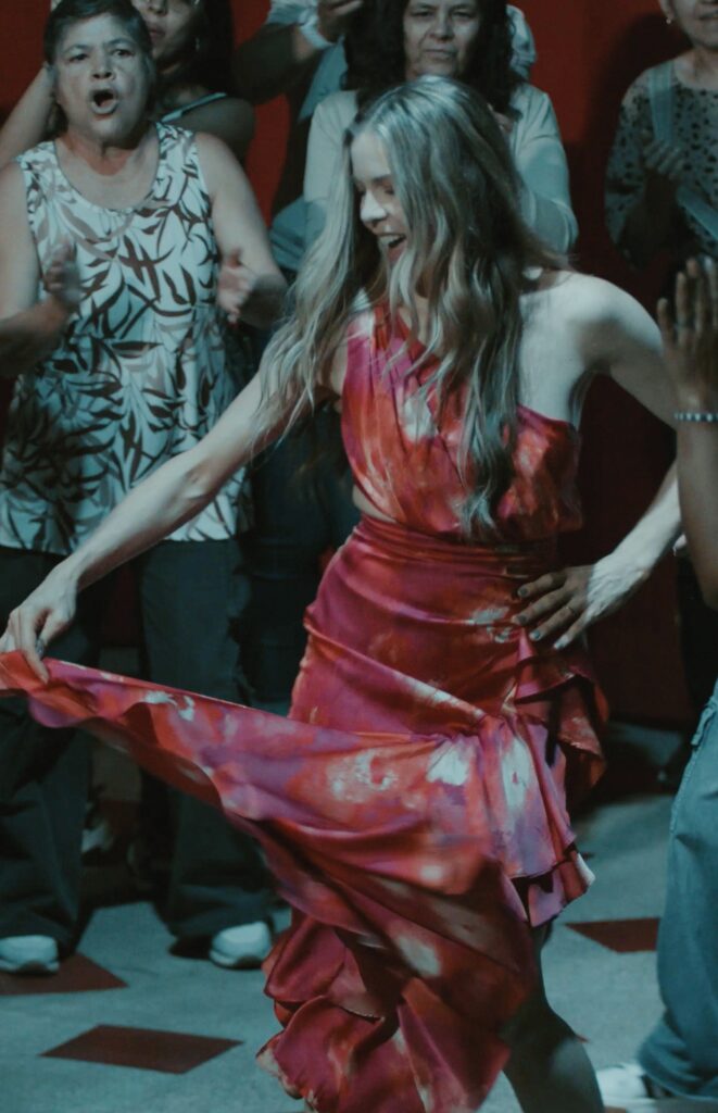 Katie James en es lo mazzz