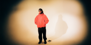 Chet Faker explora la nostalgia y la ruptura en “Over You”