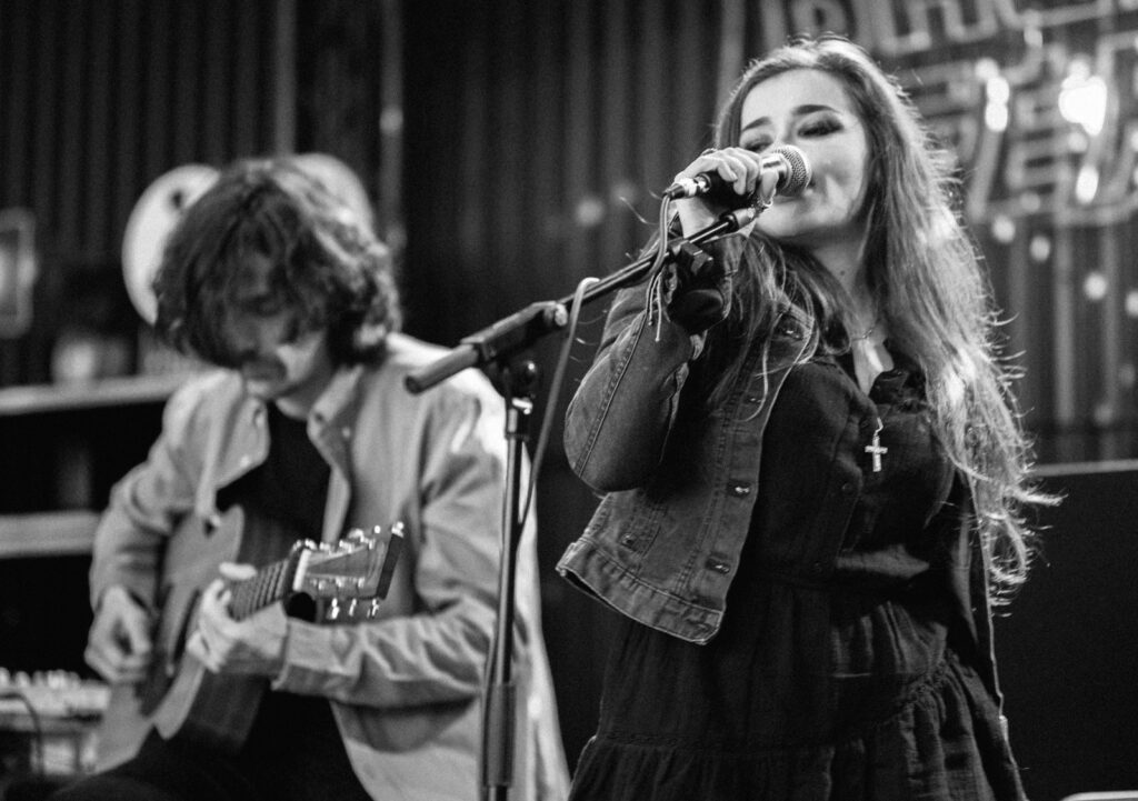 grace de gier y Edgar grimaldos lanzan Done 