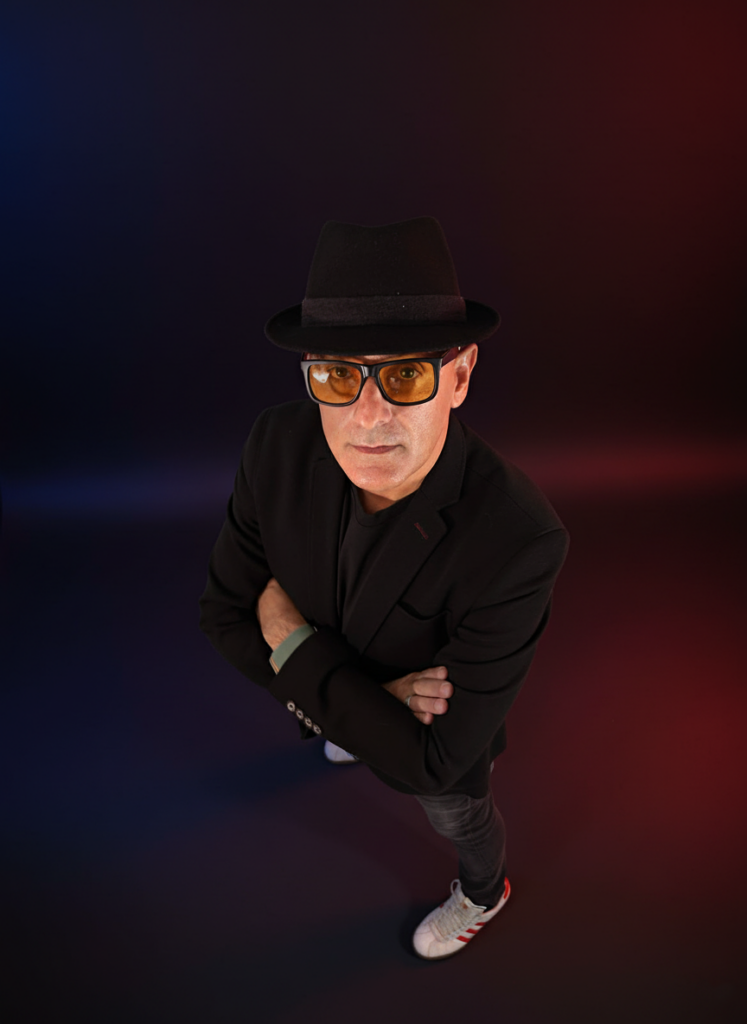 Javier Sólo en es lo mazzz