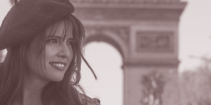 Carolina Vega lanza Paris, una canción sobre vivir el presente