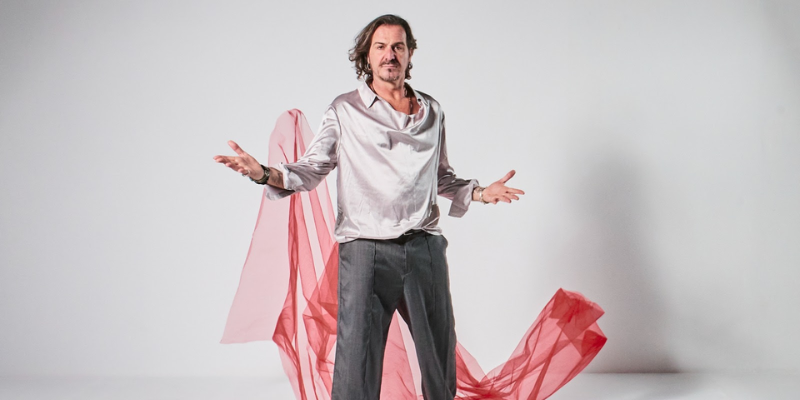 Nolasco presenta “Tienes Sed” y expande su universo musical hacia Latinoamérica