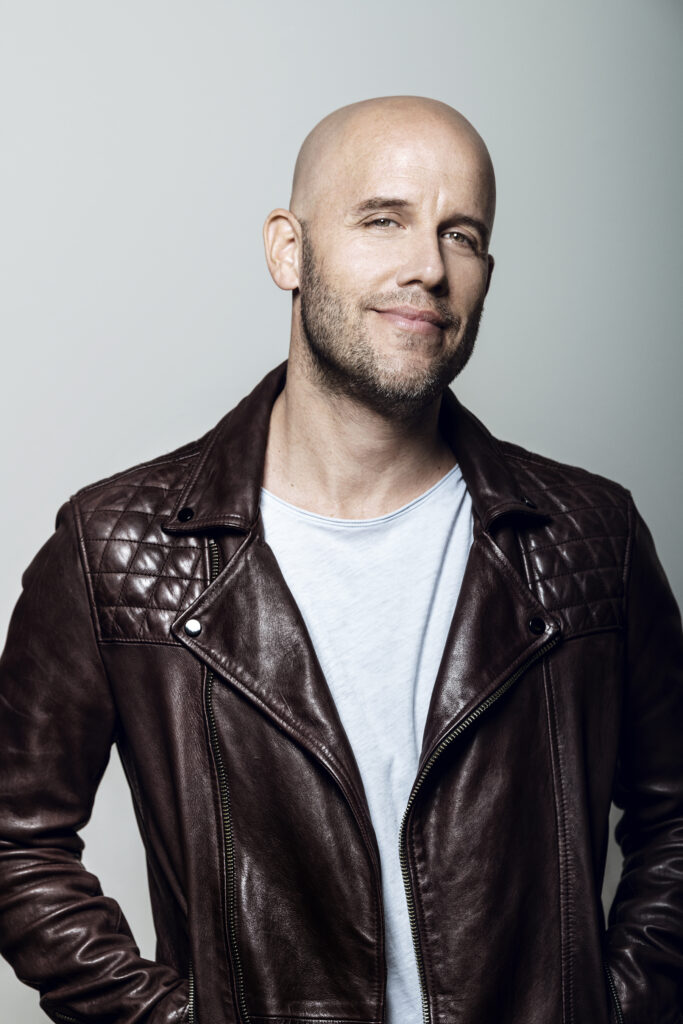 Bacilos y Gian Marco reviven “Viejo”, un clásico del pop latino