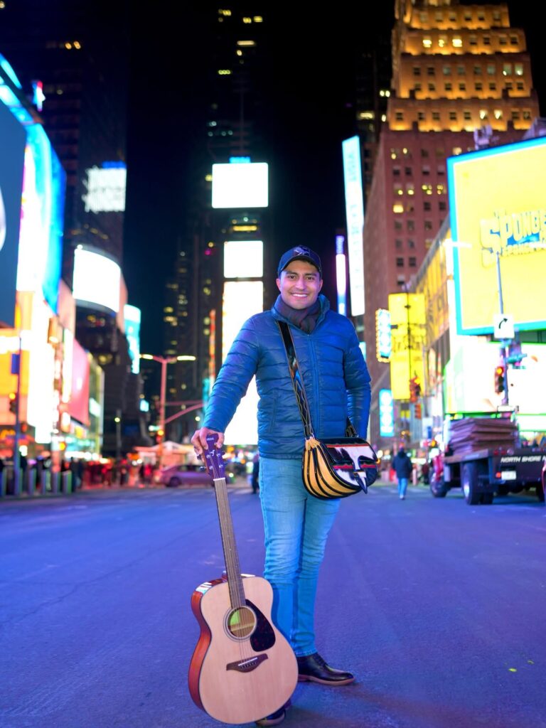 Sebastian Hoyos lleva su música a Estados Unidos con “Arroz con Huevo”