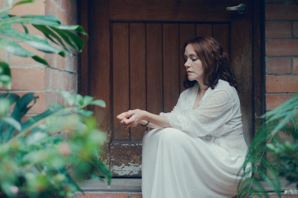 Catalina Marín convierte la memoria y el duelo en canciones que se sienten