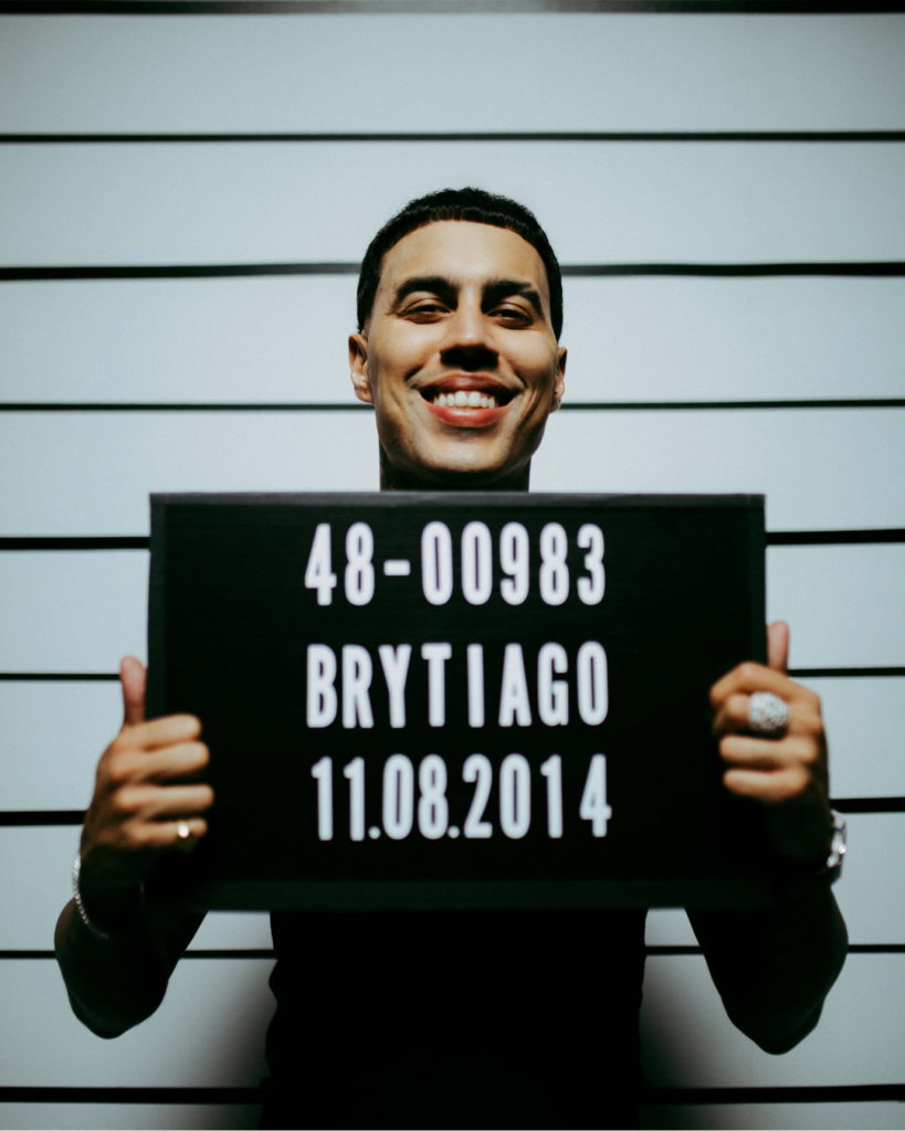 Brytiago baja el pulso y sube la tensión en “Sin Control”