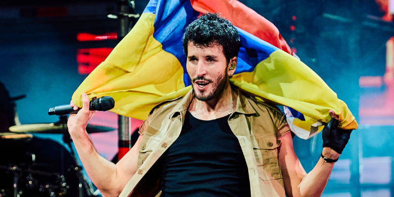 Sebastian Yatra llenó el Movistar Arena y convirtió Bogotá en un coro gigante