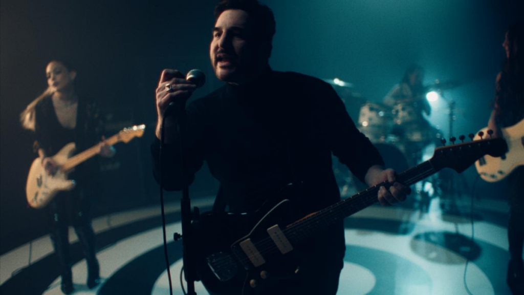 Jeffry Fischman inicia etapa solista con nueva canción