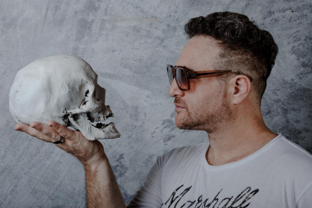 Jeffry Fischman inicia etapa solista con nueva canción