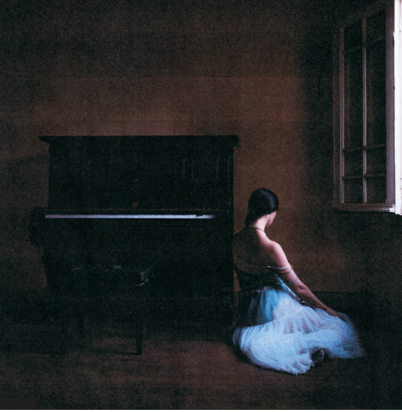 Francisca Valenzuela y su nueva canción “Bugambilia” hablan de lo que nadie dice sobre la maternidad