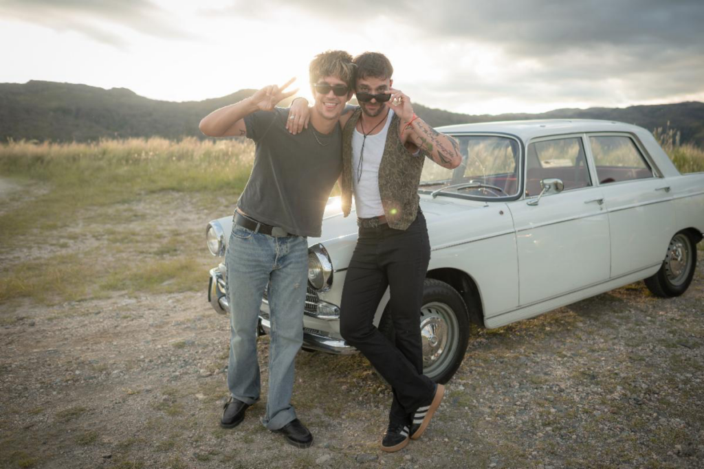 Los Caligaris y Silvestre y La Naranja se encuentran en “El Reloj Me Miente”