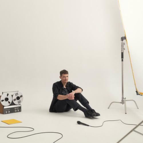Juan Campodónico presenta “Romántico - En Vivo” junto a Camila Rodríguez