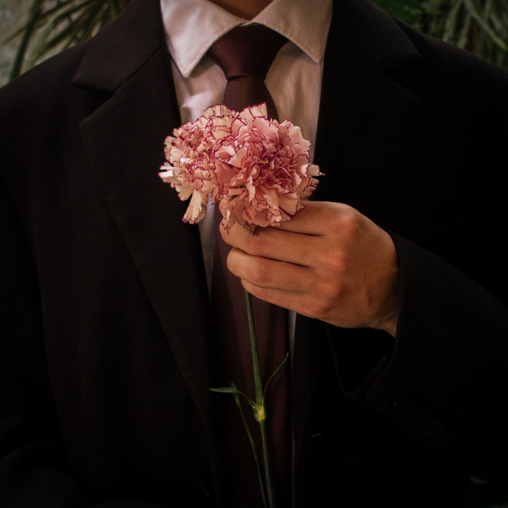 Noah Froid florece con “Clavel”, una declaración de amor sin filtros