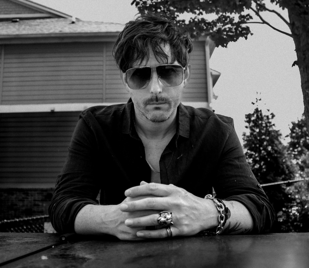 Bohanan presenta “Costa”, una canción que convierte la nostalgia en identidad