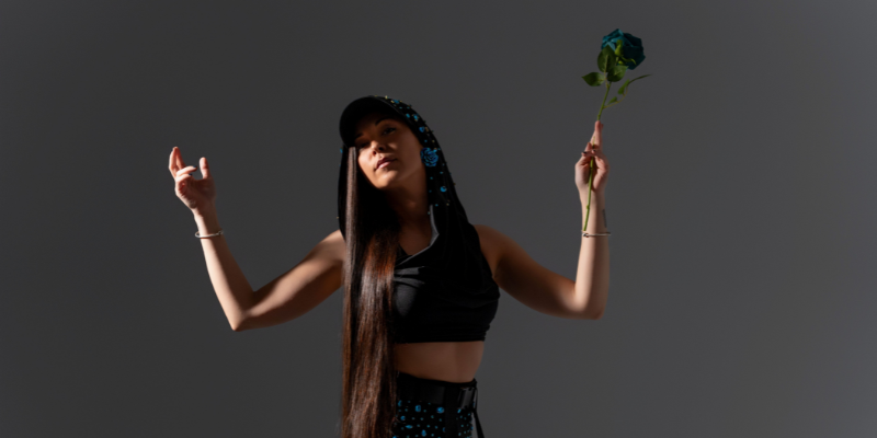 Alba Cantos irrumpe con 'Al Filo', un EP debut que reinventa el flamenco urbano
